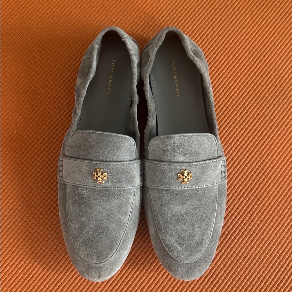 NEW TORY BURCH Suede Ballet Loafers Gray size 9